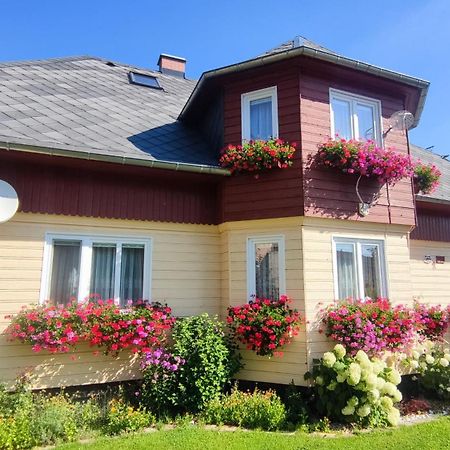 Holiday Home Moldava ภายนอก รูปภาพ
